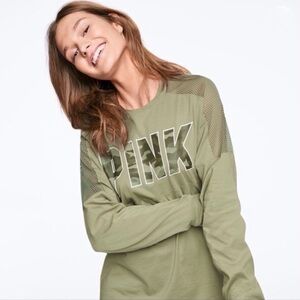 PINK Victoria’s Secret Juniors L Olive Green Long Sleeve Camo T-Shirt